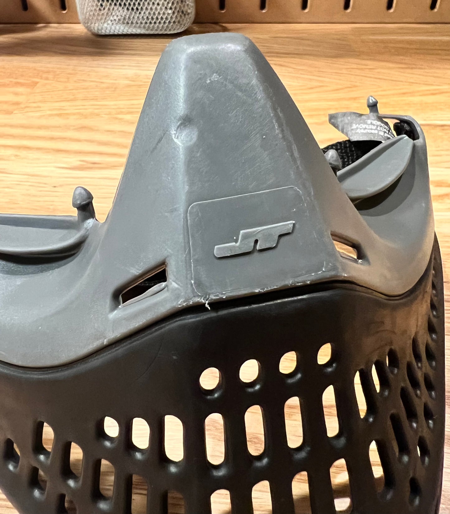 Pre-Owned KEE JT Proflex Gray/Black Bottoms w/ Chin Strap (FLAW)