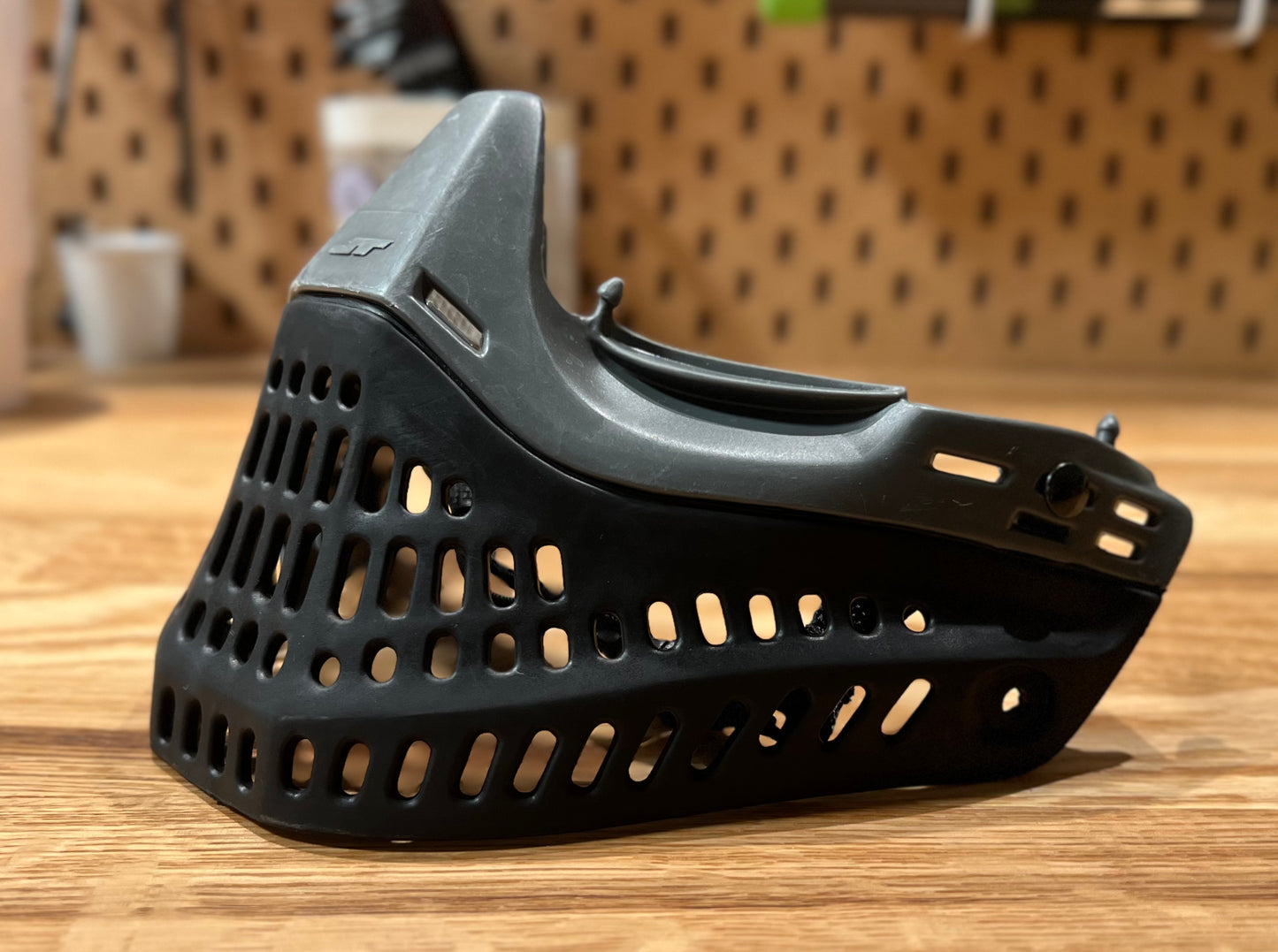 Pre-Owned KEE JT Proflex Gray/Black Bottoms w/ Chin Strap (FLAW)