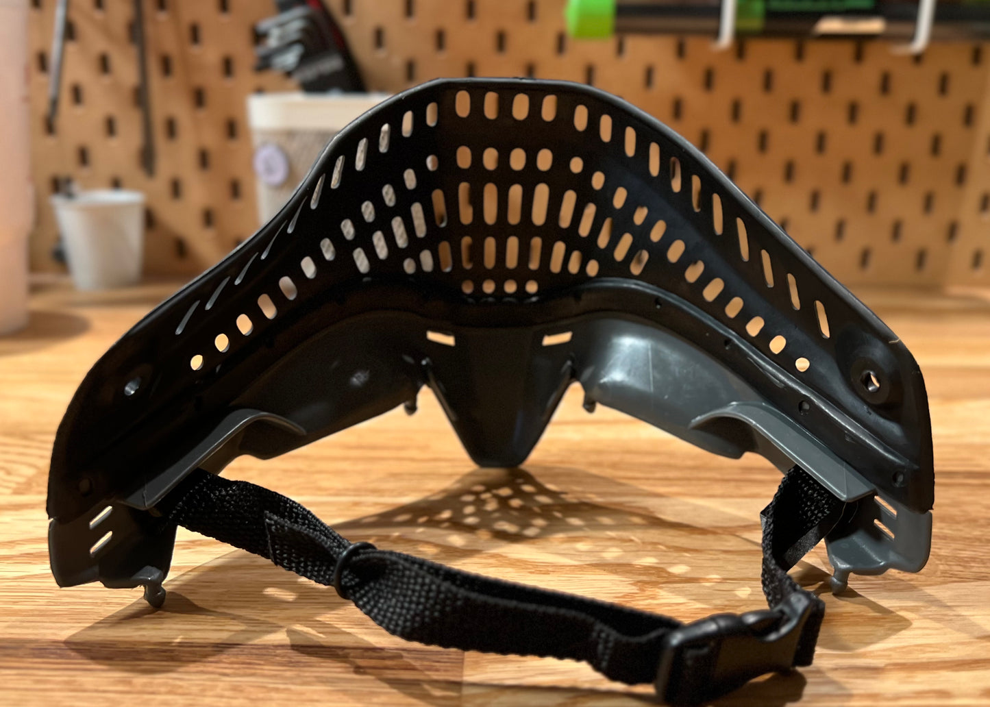 Pre-Owned KEE JT Proflex Gray/Black Bottoms w/ Chin Strap (FLAW)